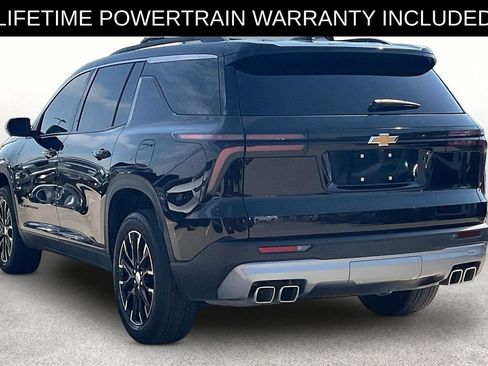 Used 2025 Chevrolet Traverse LT w/ Sun and Wheel Package FWD image 11