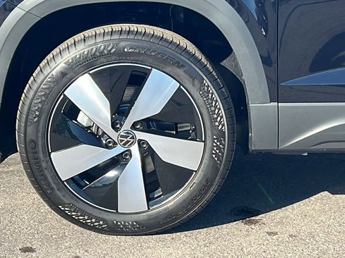 New 2026 Volkswagen Taos S image 9