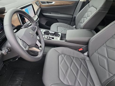 New 2026 Volkswagen Atlas SE FWD image 9