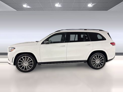 Used 2022 Mercedes-Benz GLS 450 4MATIC image 2