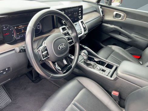 Used 2021 Kia Sorento EX w/ Panoramic Sunroof Package image 4