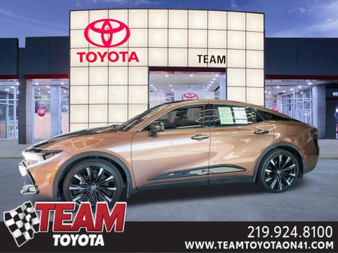 Used 2023 Toyota Crown Platinum AWD/4WD image 1