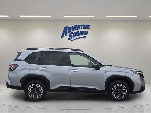 Certified 2025 Subaru Forester Premium AWD/4WD image 7