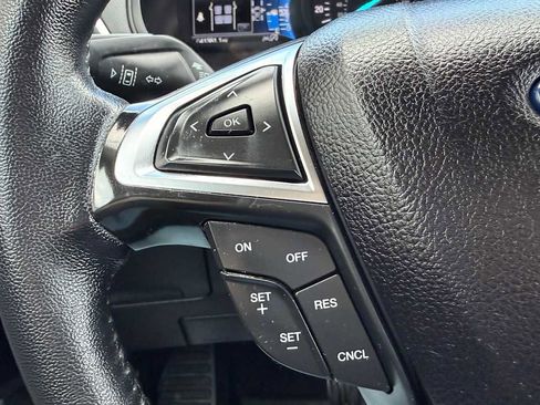 Used 2023 Ford Edge SEL image 15