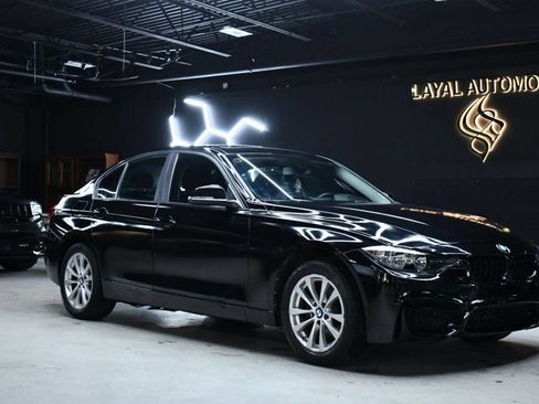 Used 2017 BMW 320i xDrive Sedan AWD/4WD image 2