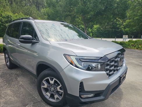 Used 2023 Honda Passport TrailSport image 8
