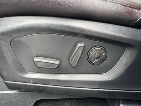 Used 2025 Ford Explorer Platinum w/ Ultimate Package image 17