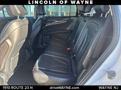 Certified 2021 Lincoln Nautilus Reserve image 22