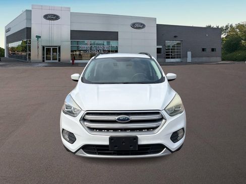 Used 2017 Ford Escape SE w/ Equipment Group 201A FWD image 3