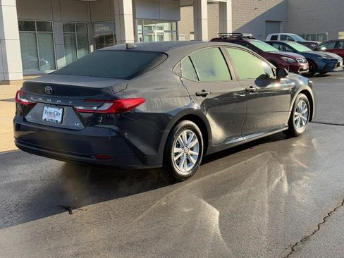 Used 2025 Toyota Camry LE image 3