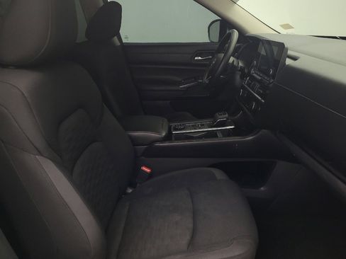 Used 2022 Nissan Pathfinder S image 21