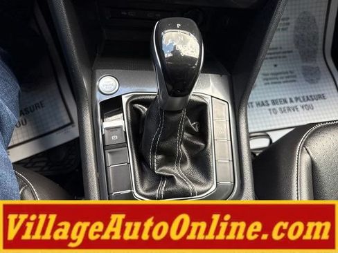 Used 2022 Volkswagen Tiguan SE w/ Panoramic Sunroof Package AWD/4WD image 28
