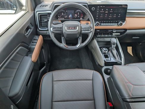 Used 2024 GMC Canyon AT4 w/ AT4 Premium Package AWD/4WD image 3