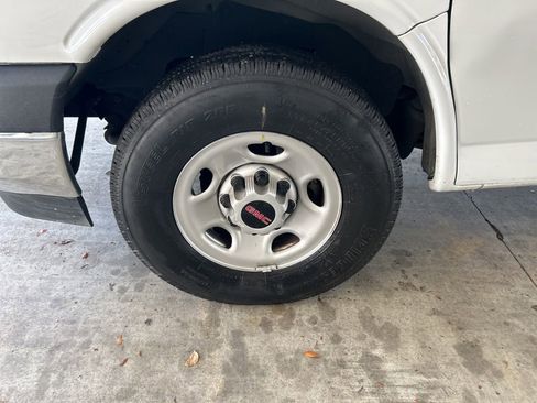 Used 2023 GMC Savana 3500 w/ Power Convenience Package image 12