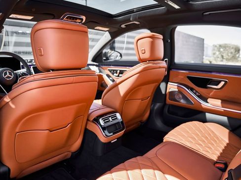 Used 2023 Mercedes-Benz S 580 4MATIC Sedan image 38