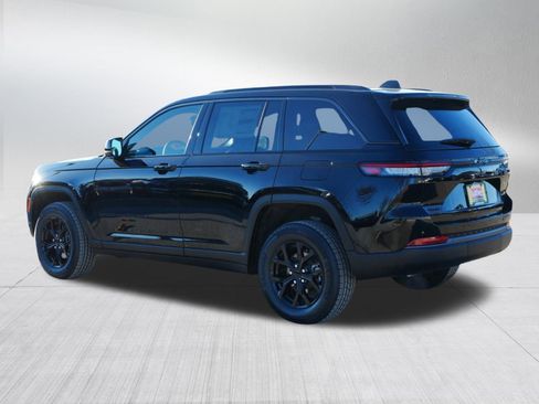 New 2026 Jeep Grand Cherokee Altitude image 6