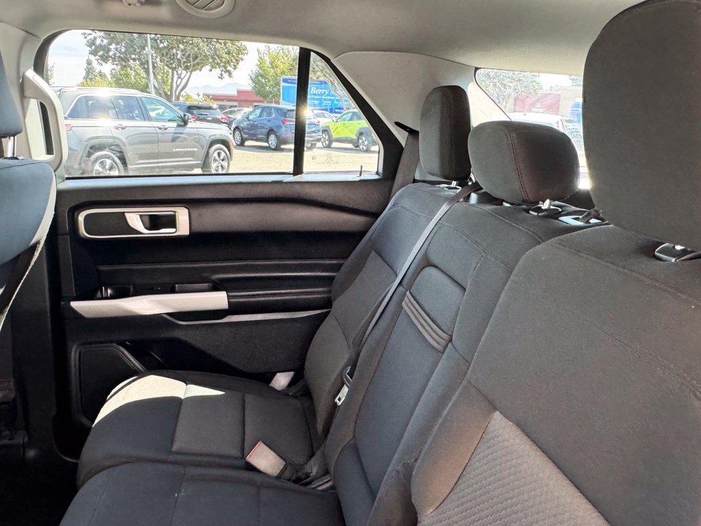 Used 2022 Ford Explorer XLT RWD image 18