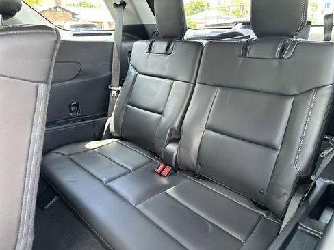 Used 2022 Ford Explorer XLT w/ Equipment Group 202A AWD/4WD image 27