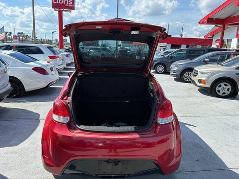 Used 2017 Hyundai Veloster Value Edition image 16