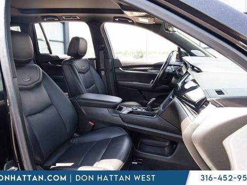 Used 2022 Cadillac XT6 Premium Luxury w/ Technology Package FWD image 19