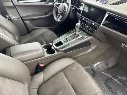 Used 2020 Porsche Macan AWD/4WD image 23
