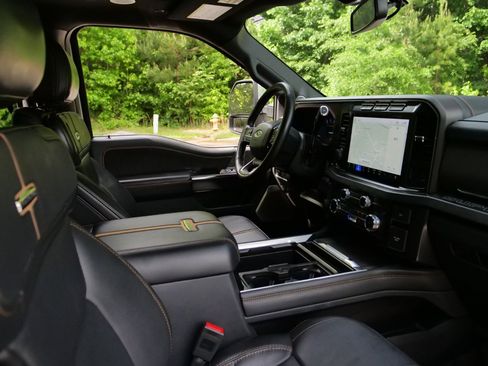Used 2024 Ford F250 Platinum AWD/4WD image 43