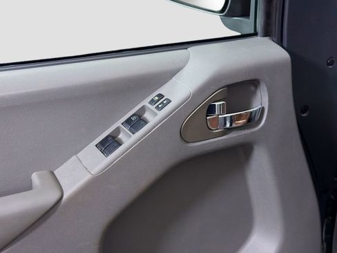 Used 2019 Nissan Frontier SV AWD/4WD image 19