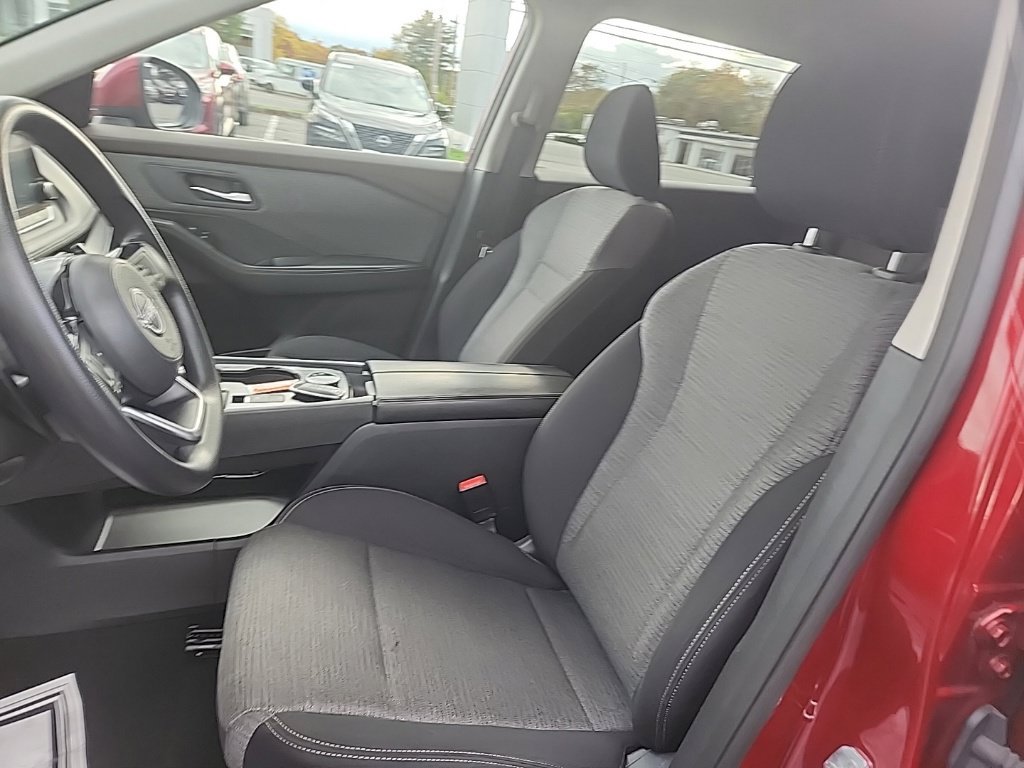 Used 2023 Nissan Rogue SV AWD/4WD image 14