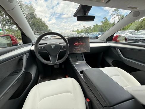 Used 2023 Tesla Model Y Long Range AWD/4WD image 19