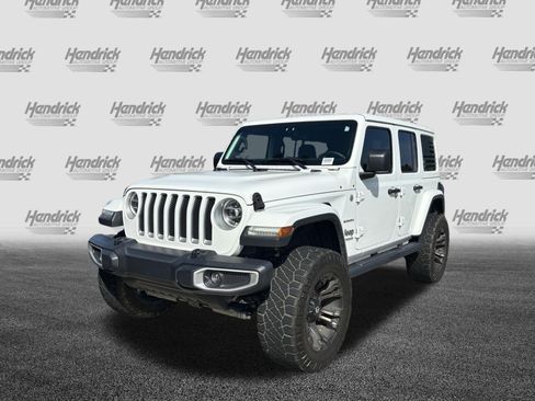 Used 2019 Jeep Wrangler Unlimited Sahara AWD/4WD image 3