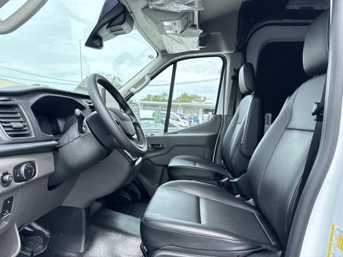 New 2026 Ford Transit 250 148 Medium Roof w/ Load Area Protection Package RWD image 10