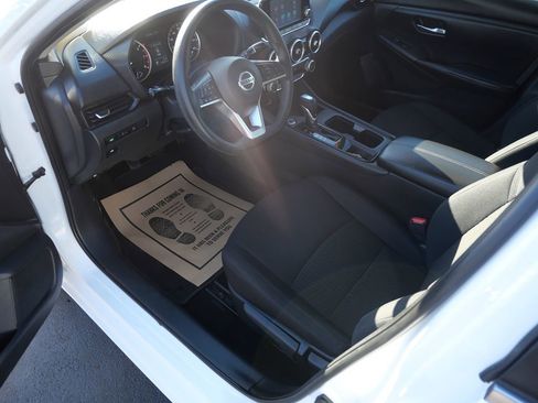 Used 2022 Nissan Sentra S image 9