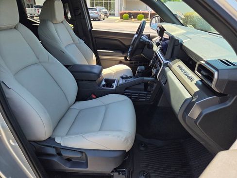 Certified 2024 Toyota Tacoma SR5 AWD/4WD image 14