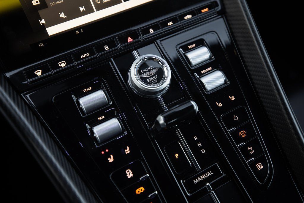 Used 2025 Aston Martin DB12 Coupe RWD image 35