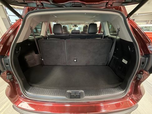 Used 2018 Toyota Highlander XLE FWD image 51