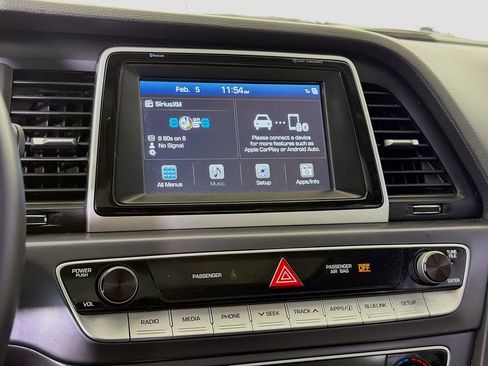 Used 2018 Hyundai Sonata Limited image 17