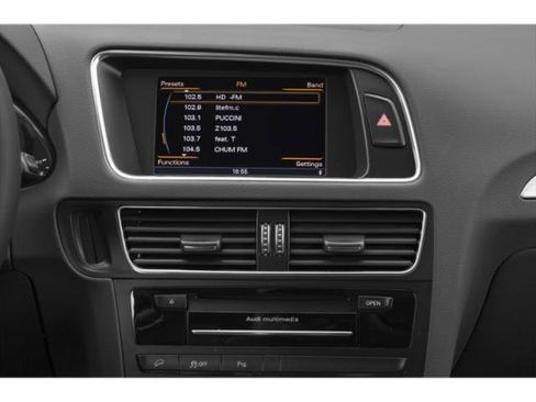 Used 2015 Audi Q5 2.0T Premium Plus w/ Technology Package AWD/4WD image 10