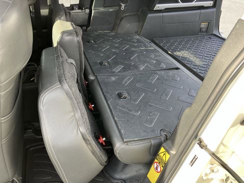 Used 2012 Toyota FJ Cruiser 4WD image 29