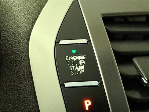 Used 2017 Lincoln MKZ Reserve w/ Climate Package image 25