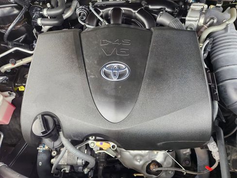Used 2021 Toyota Highlander XSE FWD image 33