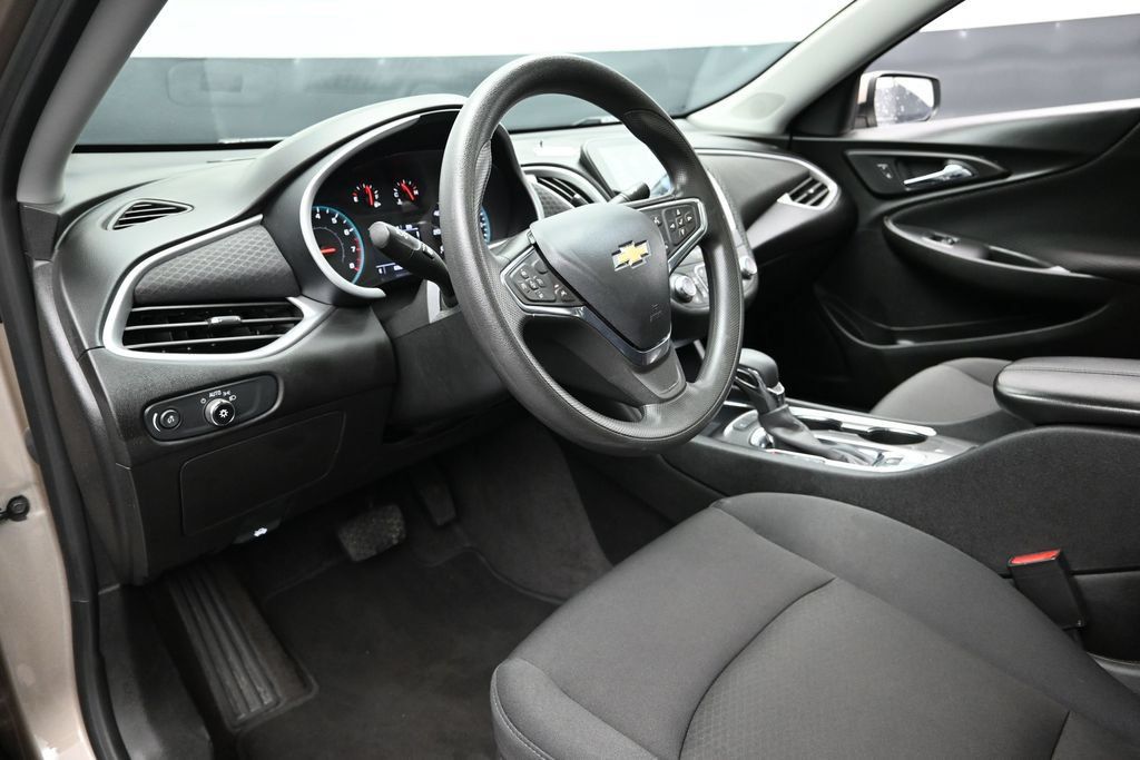 Used 2024 Chevrolet Malibu LT FWD image 20