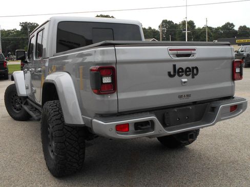 Used 2021 Jeep Gladiator Overland AWD/4WD image 4