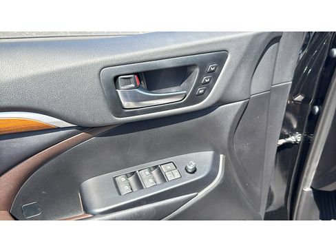 Certified 2019 Toyota Highlander Limited Platinum AWD/4WD image 15