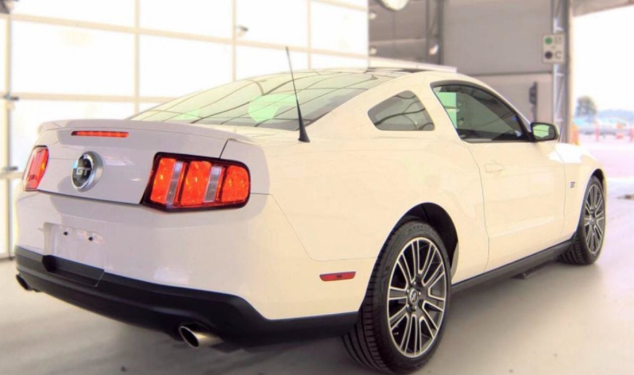 Used 2010 Ford Mustang GT RWD image 2
