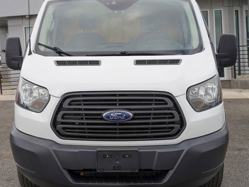 Used 2018 Ford Transit 250 130 Low Roof RWD image 9