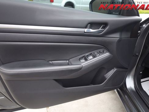 Used 2022 Nissan Altima 2.5 SV AWD/4WD image 10
