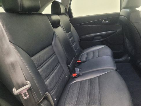 Used 2019 Kia Sorento EX image 19