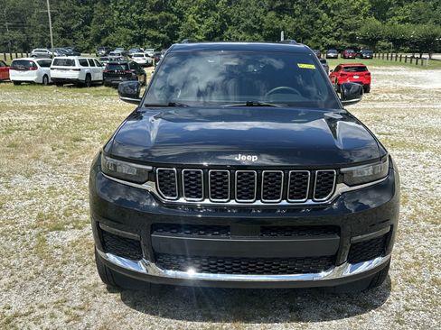 Used 2024 Jeep Grand Cherokee L Limited AWD/4WD image 2