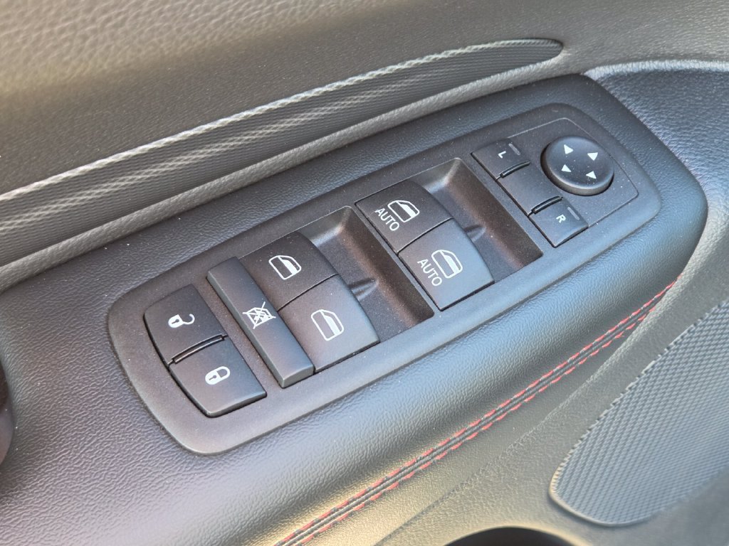 Used 2025 Dodge Durango R/T AWD/4WD image 25