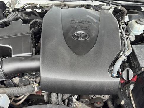 Used 2019 Toyota Tacoma SR w/ SR Convenience Package AWD/4WD image 25